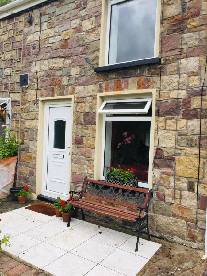 Ty Canol Villa Ystalyfera ภายนอก รูปภาพ